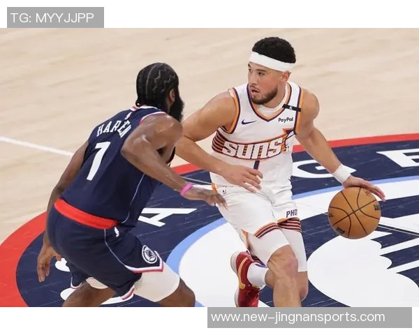 布克引领太阳进攻风暴杰伦约翰逊展现超级三双神技 布克引领太阳进攻风暴杰伦约翰逊展现超级三双神技